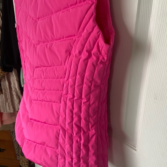 Faux fur collar quilted puffer vest Talbots - Picture 8 of 9